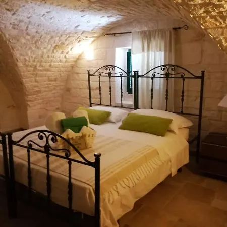 בית נופש Maison Milleottocento צ'יסטרנינו